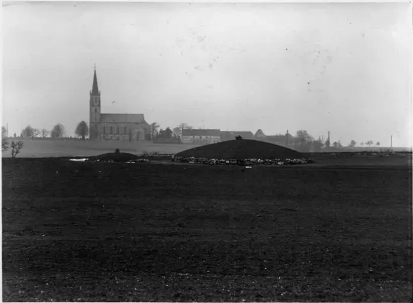 Grabhügel von Wantewitz mit Kirche